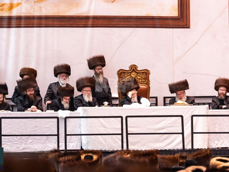 בְּצִלּוֹ חִמַּדְתִּי: האד' מסקולען מאנסי וויילט שבת בצל קדשו פון האד' מסקווירא | ברייטע דעקונג