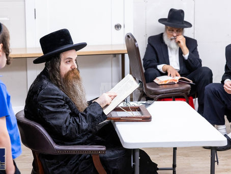 תשעה באב בצל כ"ק אדמו"ר מאמשינאוו שליט"א פון אמעריקא