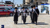 האד' מפינסק קארלין ביי תפילת מוסף ר"ח אלול ביים כותל המערבי | בילדער גאלעריע