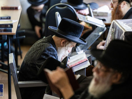 כָּלוּ בַדְּמָעוֹת עֵינַי • תשעה באב בחצר הקודש סטאניסלאוו