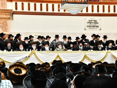 הערליכע שמחת האירוסין פון בשותפות'דיגע אייניקל ביי האדמור"ים מוויזניץ און סקווירא געפראוועט אין קרית וויזניץ