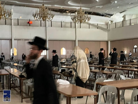 גרויסע נסים אין אלטן ביהמ"ד הגדול אין שיכון סקווירא ווען טייל פונעם דאך איז איינגעפאלן; בחסדי ה' קיין געשעדיגטע