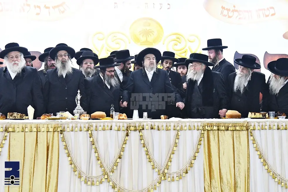 הונדערטער סאטמארער חסידים בני ציון מיטגעהאלטן מעמד הודאה לרגל כ"א כסלו בקרתא דשופירא אין ירושלים עיה"ק