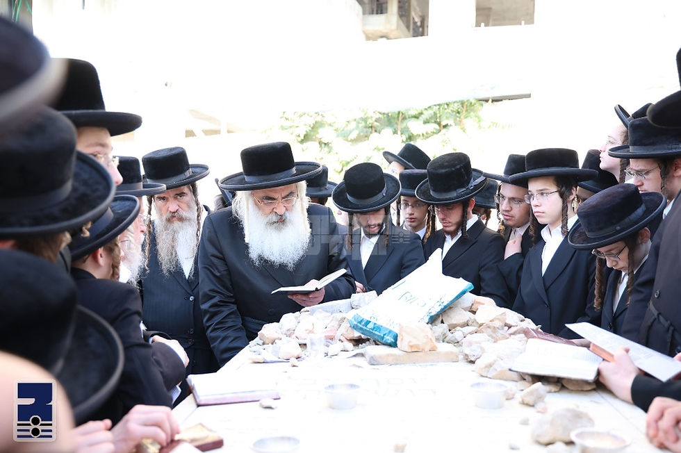 הילולא קדישא פון הגה"ק מהרי"ץ דושינסקיא זי"ע אפגעראכטן ערב יום טוב סוכות בצל נכדו האד' מדושינסקיא