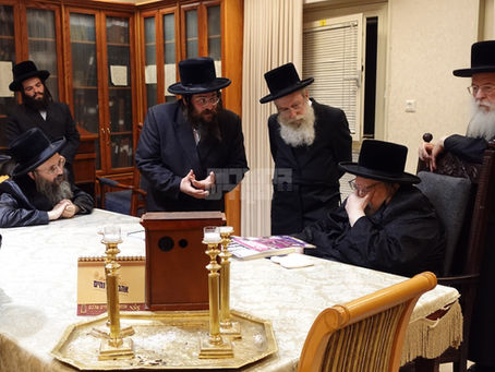 האד' מבעלזא פארגייט זיך אין געוויין ביי אסיפה מיט ראשי ארגון "כנשר" להצלת נפשות ישראל