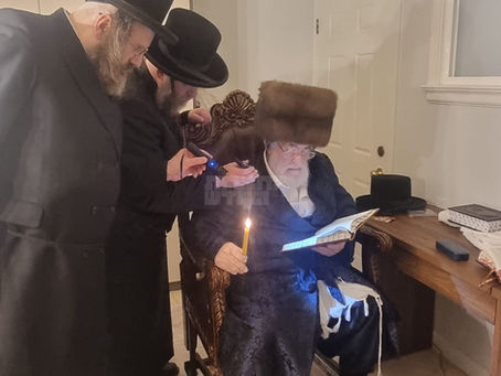 כל חמיעא וחמירא • האד' מוויזניץ ביי בדיקת חמץ בבית האכסניא אין לאס אנדזשעלעס