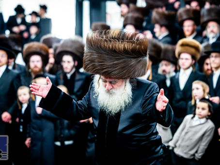 ווידיאו • שמחת החתונה פון אייניקל ביי האדמור"ים מקראלי און שענדישוב אין שטאט מאנסי