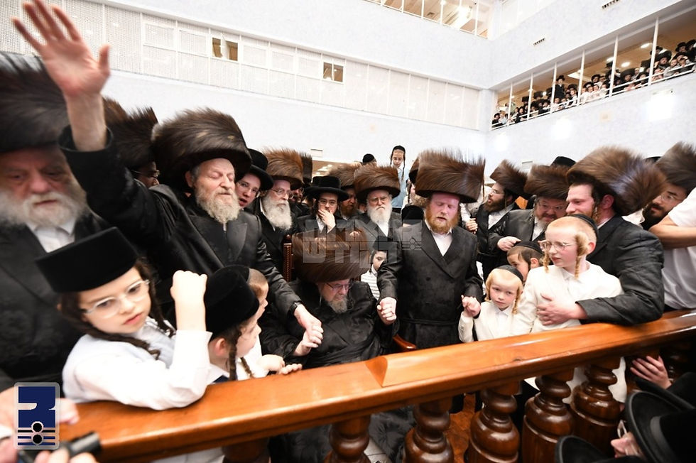 האד' מבעלזא מפאר געווען ביים הכנסת ספר תורה צום ביהמ"ד הגדול אין קרית בעלזא לע"נ הבה"ח מנחם מענדל אלבוים ע"ה