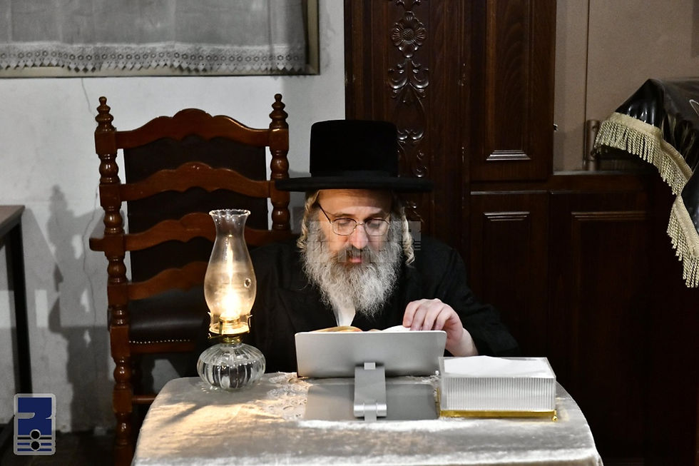 תשעה באב בחצר הקודש זוטשקא אמסנא | בילדער גאלעריע