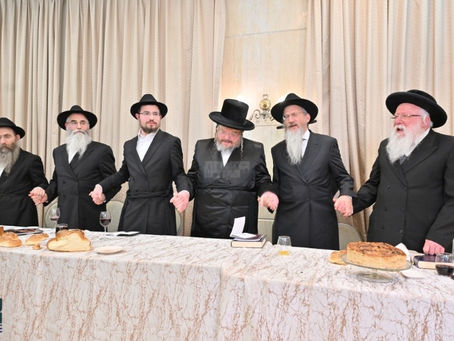 אדמור"י ורבני עיה"ק ירושלים ביי שבע ברכות לכבודו פון הגאון רבי בערל לאזאר שליט"א הויפט רב פון רוסלאנד