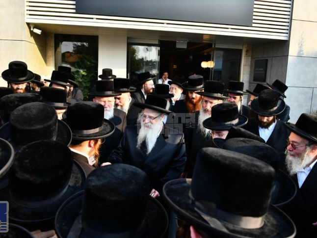 ובאו ציון ברנה: האד' מצאנז קלויזענבורג וועט אונטערנעמען מסע הקודש קיין ארה"ק 