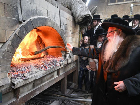כַּאֲשֶׁר זָכִינוּ לְסַדֵּר אוֹתוֹ • יום טוב פסח בחצר הקודש צאנז