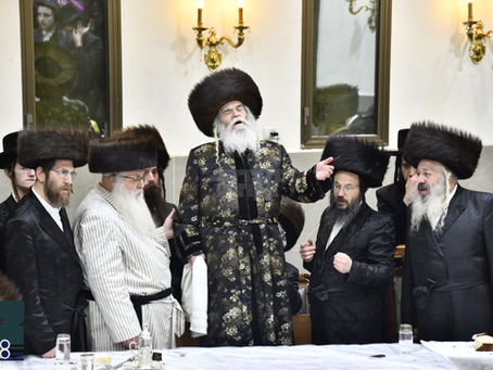 יום הפורים ביי כ"ק אדמו"ר מקרעטשניף י-ם שליט"א | בילדער גאלעריע