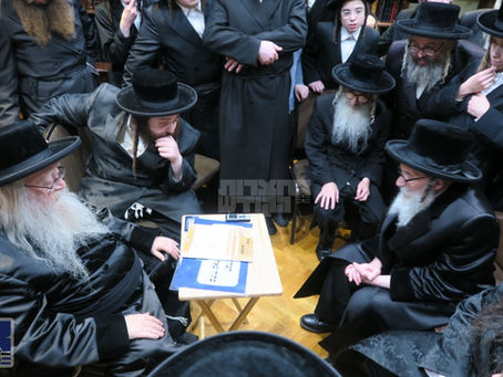 ווידיאו • האד' מסקולען מאנסי איז מנחם אבל האד' מניקלשבורג ע"פ אחיו הרה"ח ר' נפתלי לעבאוויטש ע"ה