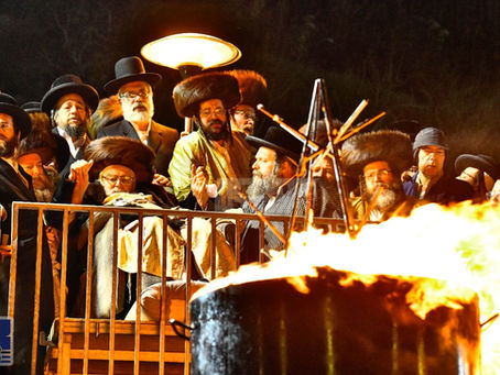 רפואה שלמה תרפאנו: אלפי חסידים און תושבי ביתר מיטגעהאלטן מעמד ההדלקה דורך האד' מתולדות אברהם יצחק