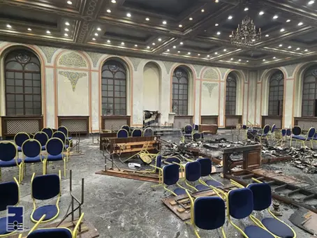 שאקירנדע ארסאן פייער שעדיגט היסטארישן קלויז אין סאדיגורא - אוקריינע