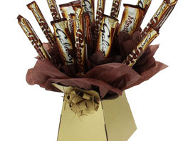 Happy Days! 🎂🌞💐🍫