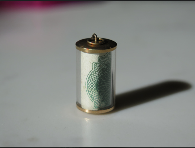 Thumbnail: WaCoLRO22177 666 £1 Sterling Note Charm Set in 9 ct Yellow Gold Money Charm 3.3g