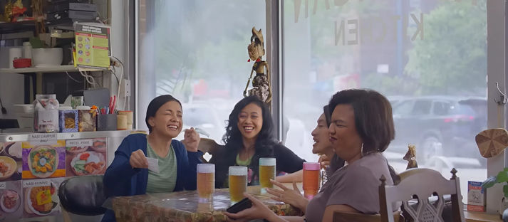 Ratu Ratu Queens: Las familias elegidas de los migrantes indonesios