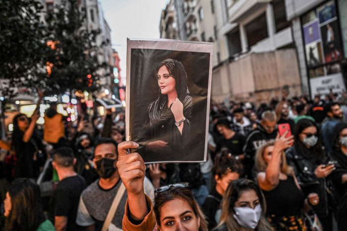 Anarchistes d’Iran à propos des protestations en réaction à l’assassinat policier de Mahsa Amini