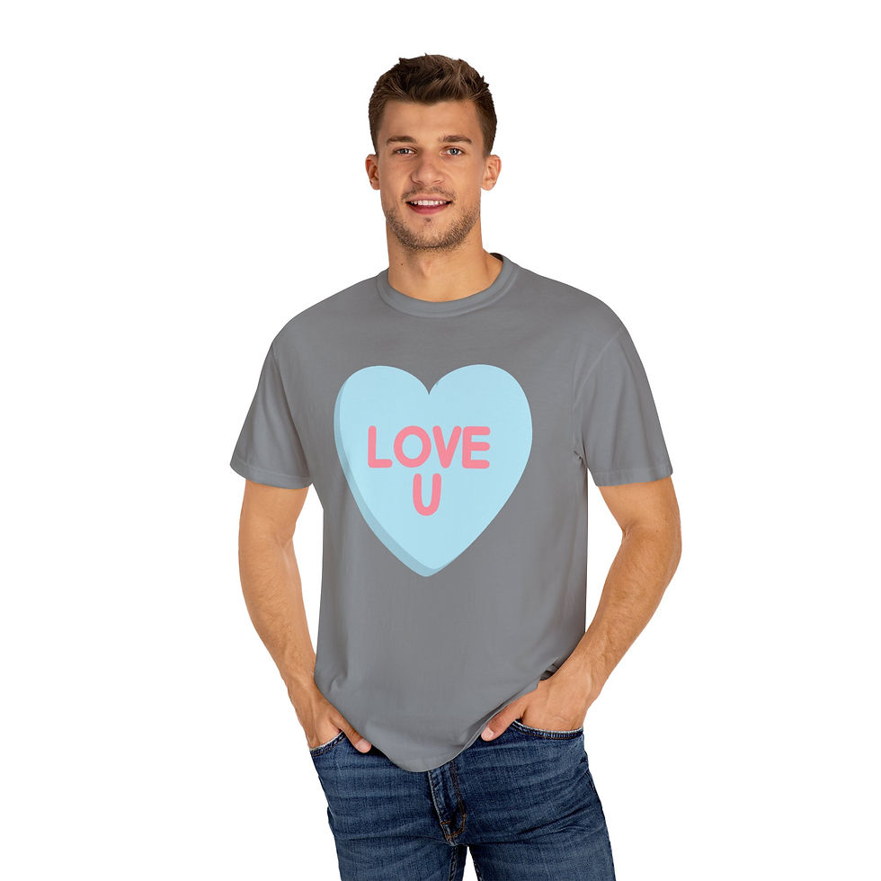 Thumbnail: Man wearing gray t-shirt with a blue 