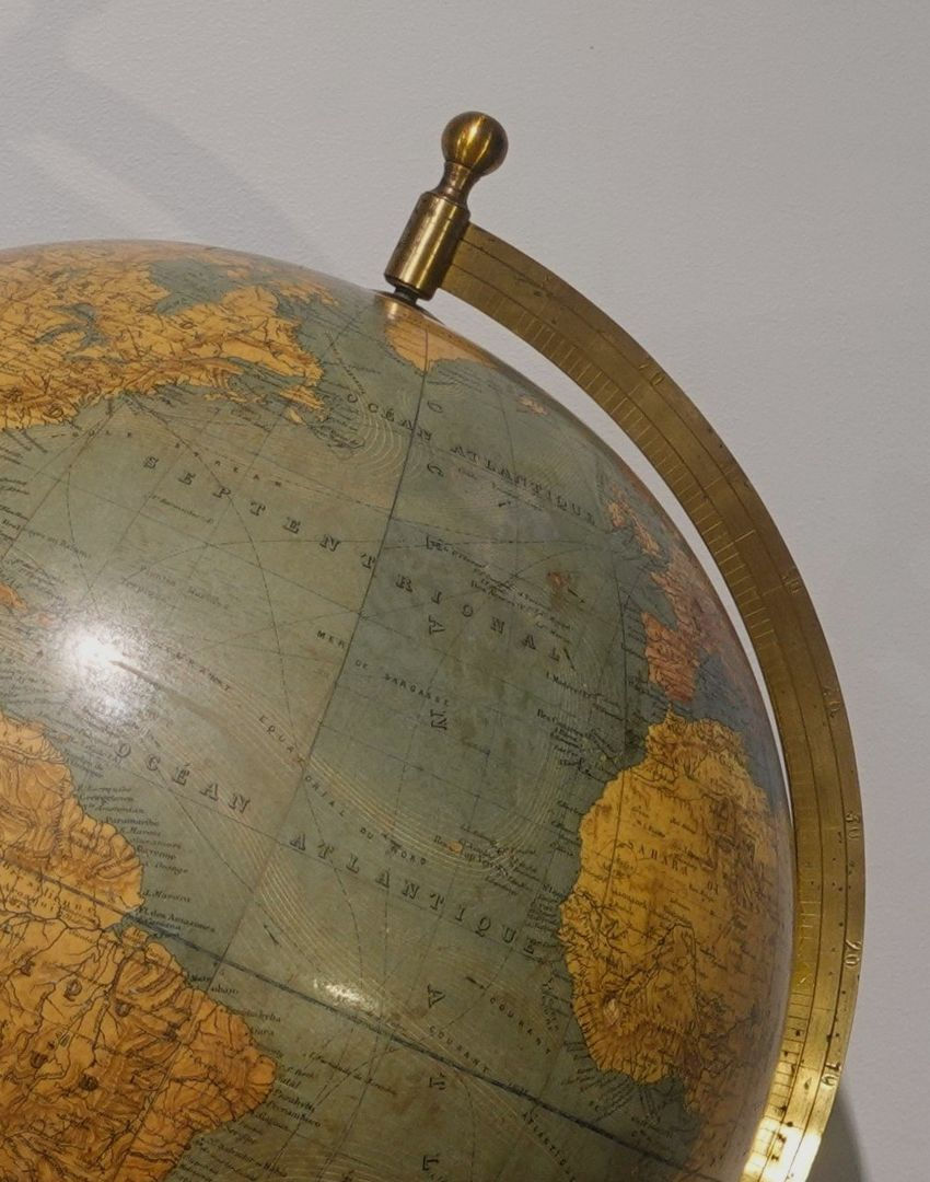 Miniature : Globe terrestre par Charles PERIGOT (1828-1885)