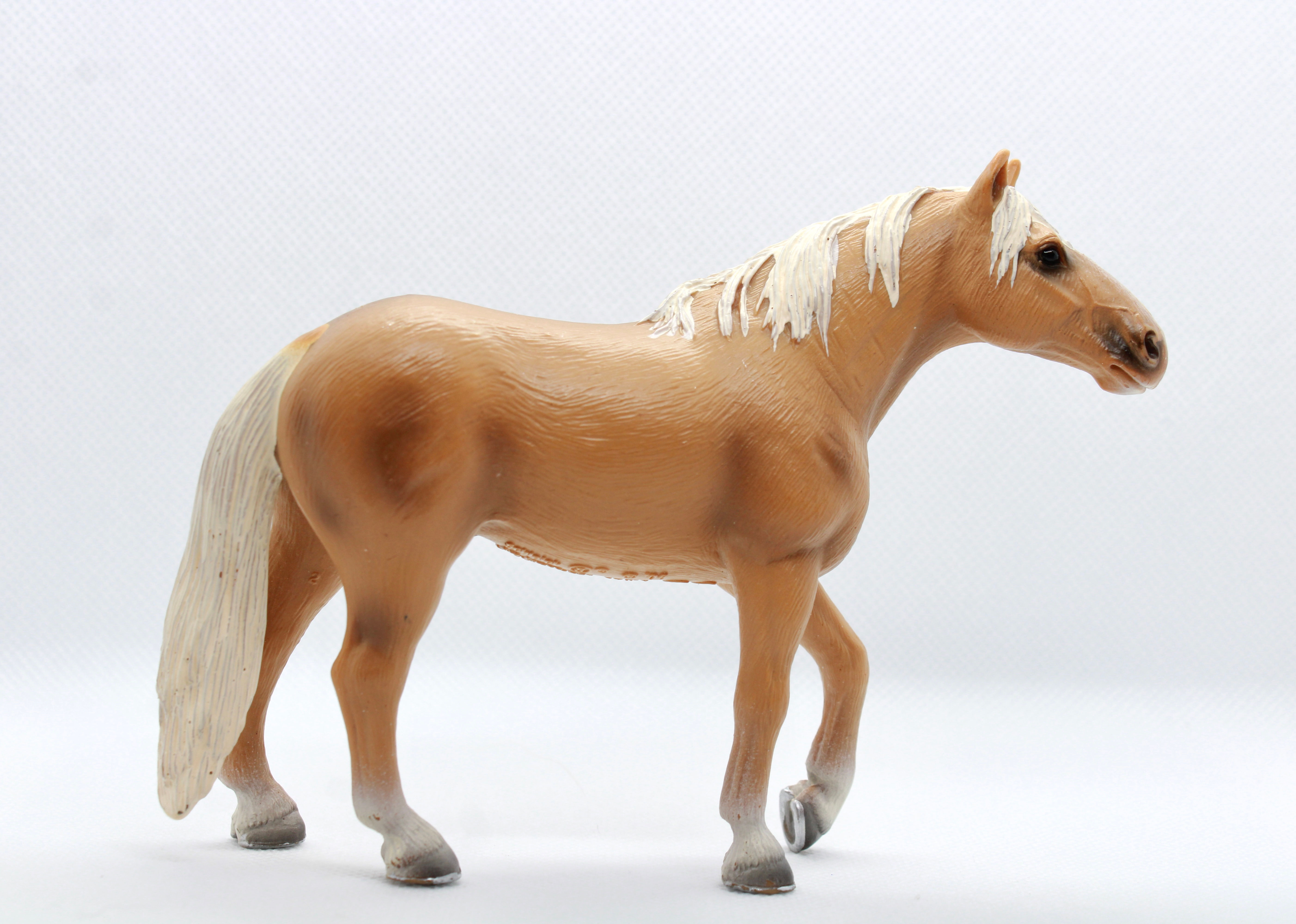 Retired Schleich Horse: Palomino Stallion