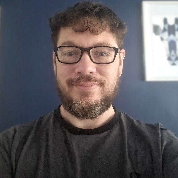 Portrait of Tom Tansom, founder of Tansom Heritage Group and professional genealogy consultant.