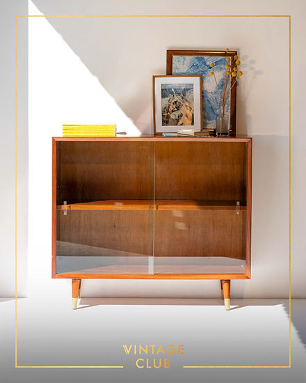 Mid-Century Modern Teak Display Cabinet / Bookcase | vintageclub