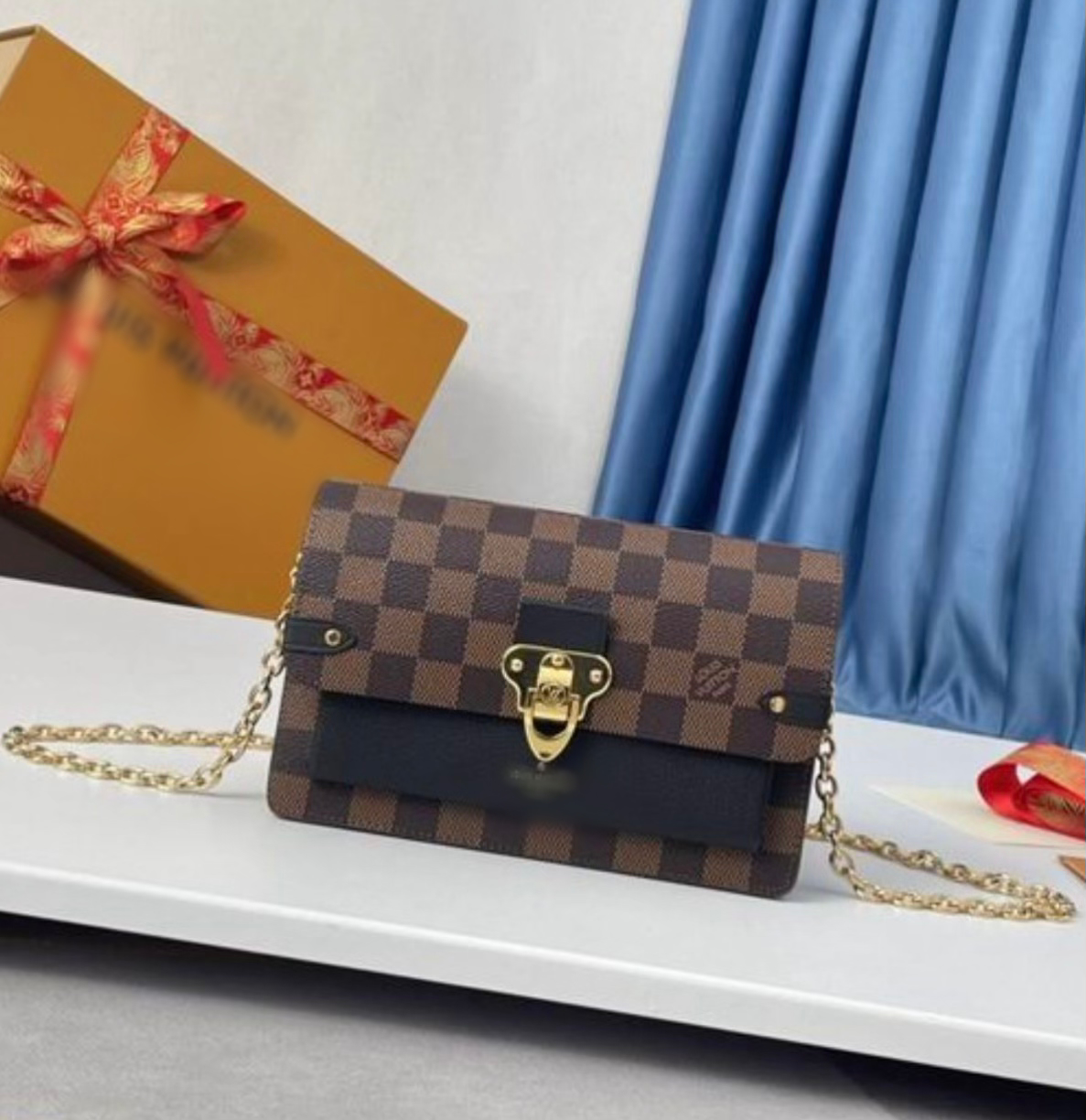 L Clutch Bag