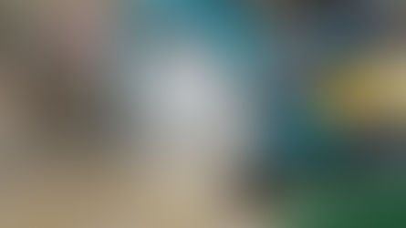 既存構造物のチッピング処理を行っています。