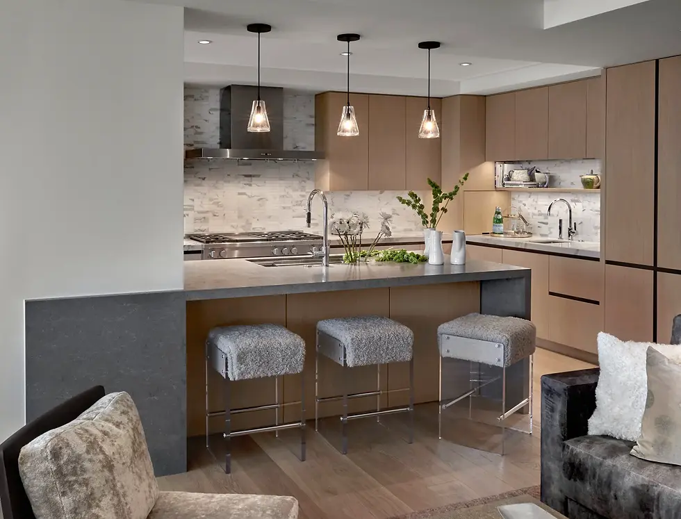 Organized for openness, light, and flow, the kitchen in A Change in Plan opens to both the family room and breakfast area, creating clear circulation within this Lincoln Park Chicago renovation by Jaffe Architecture