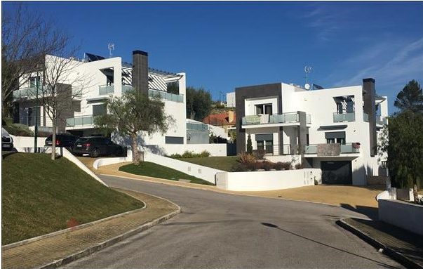 Villa 6 Pièces - 297 500 €