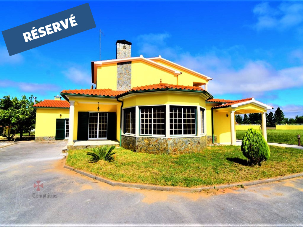 Maison 8 Pièces - 247 000 €