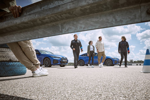 2205_DexM_p0365 1_.jpg