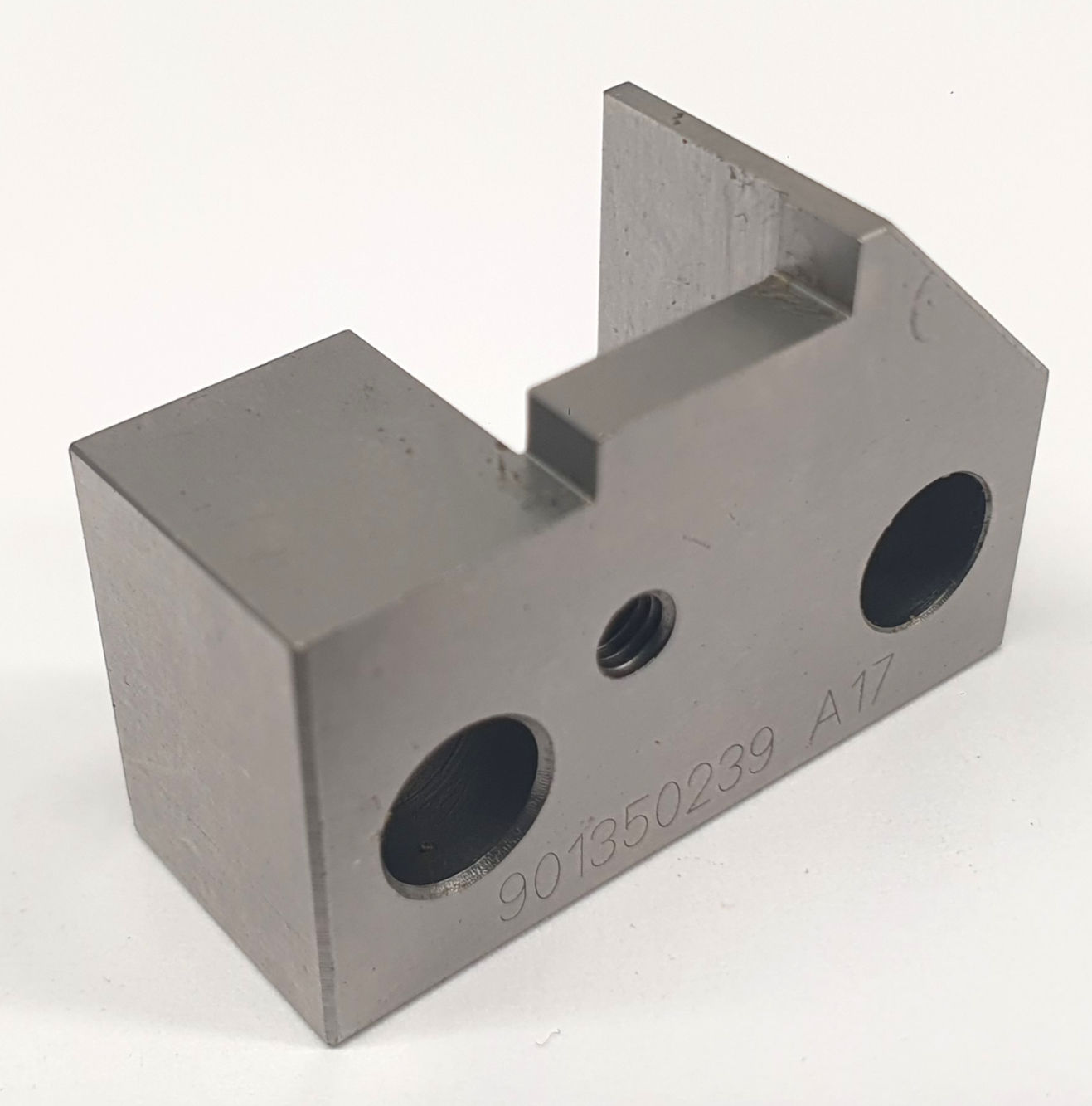 901350239 Floating shear holder