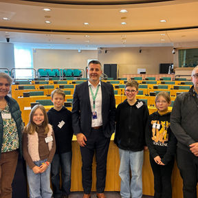 Sternsinger aus Eupen zu Gast bei Pascal Arimont in Brüssel