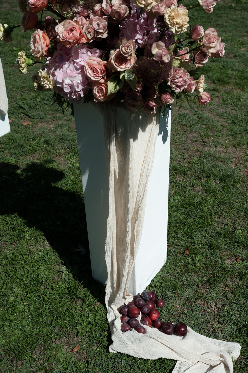 Arche fleurie sur piliers