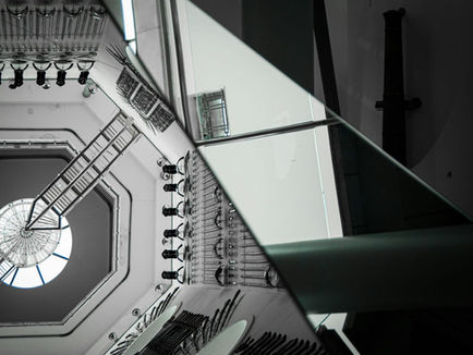 Reflection of Armours and Weapons inside the Hall of Steel, courtesy of Daniel Nouri