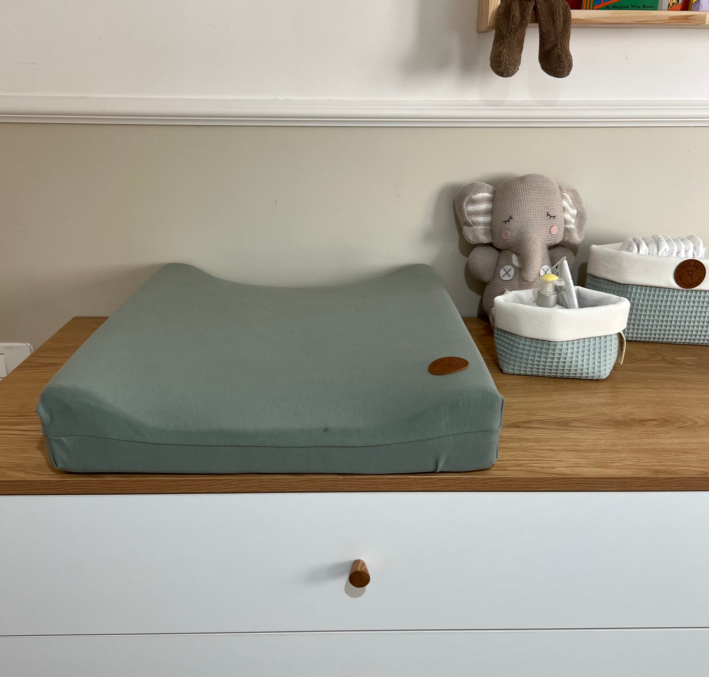 משטח החתלה ללא נחשוש - ג'רסי כותנה אורגנית ירוק