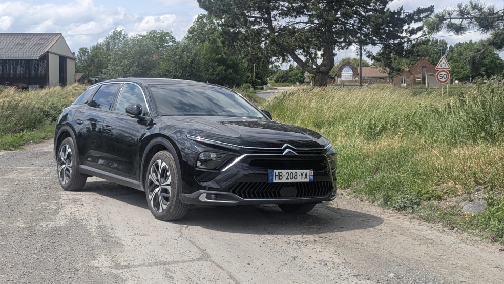 La Citroën C5 X Hybride 145