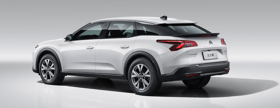 La Citroën C5 C édition spéciale en Chine vue de trois quart arrière