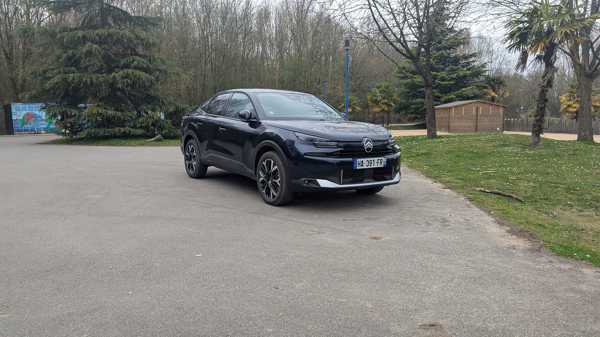 La Citroën C4 X hybride 145 à l'essai