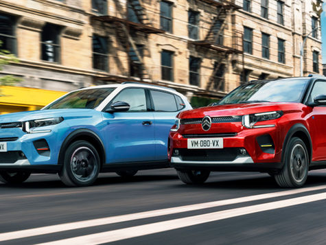 La Citroën C3 en teinte rouge et bleu
