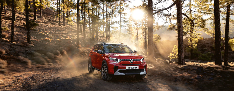 Le nouveau Citroën C3 Aircross 2024 sur un chemin de terre