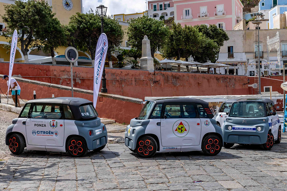 Les 4 Citroën ami permettent à l'île de Ponza de s'engager dans la transition énergétique