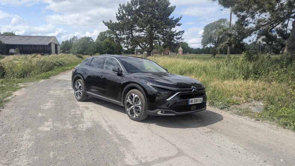 La Citroën C5 X Hybride 145