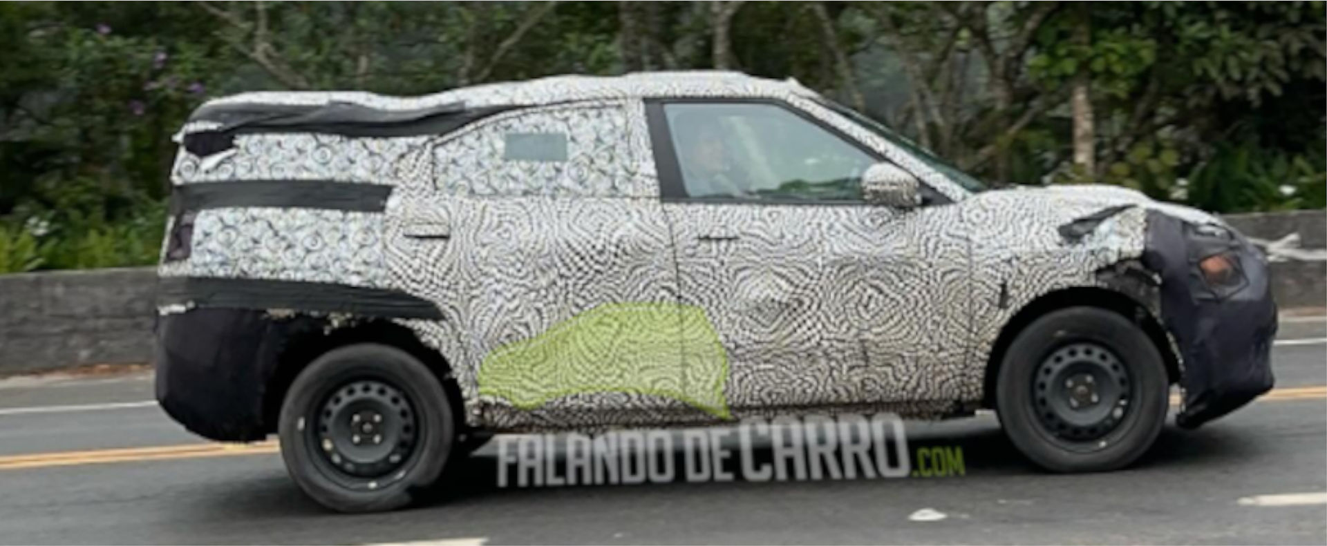 The future Citroën C3 Aircross in coupe version being tested