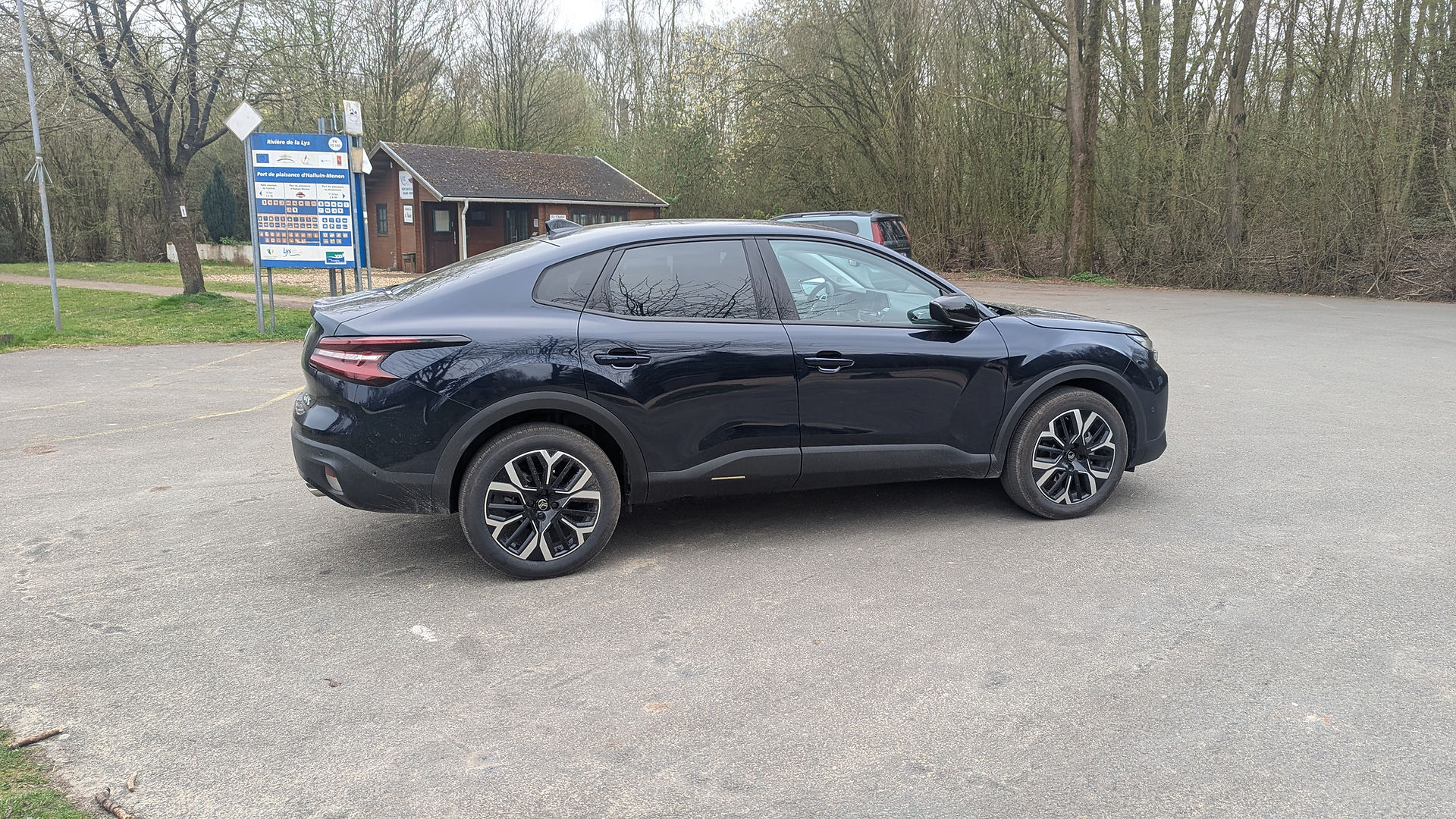 La Citroën C4 X hybride 145 à l'essai