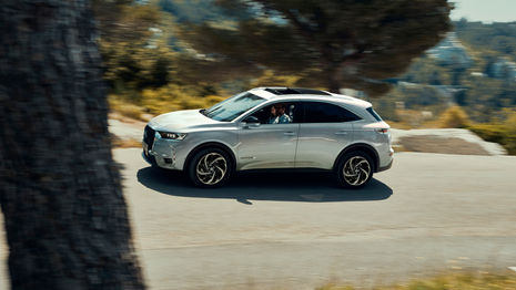 Le DS7 Crossback hybride 4x4 en test